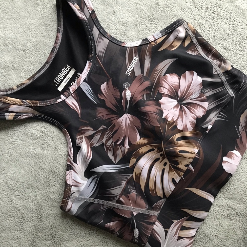 Stronger The Label Freedom Floral Hawaiian Crop